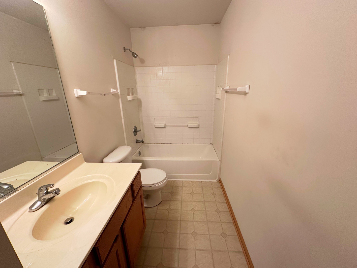 Round Lake, IL 60073