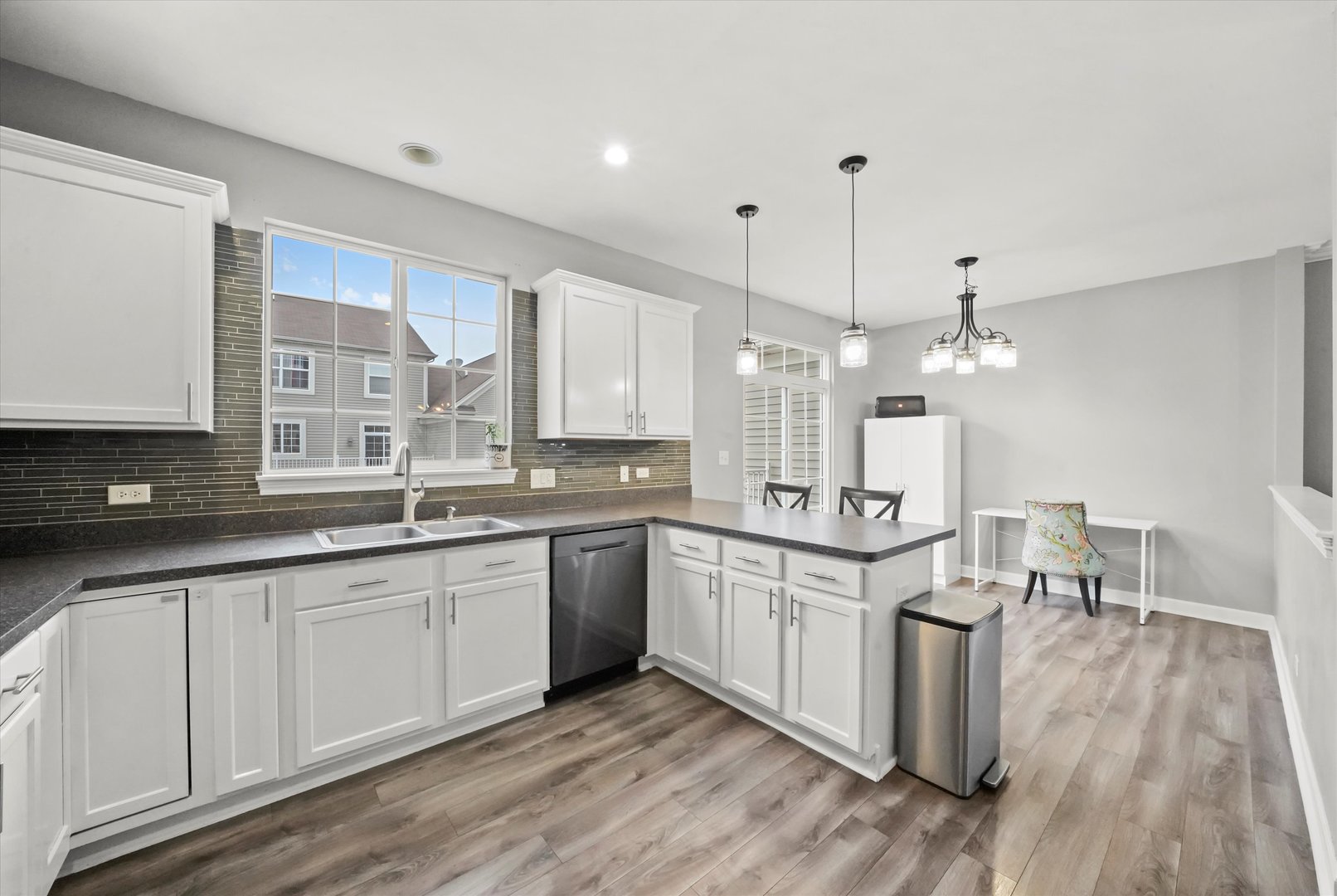 1458 Deer Pointe Drive, South Elgin, IL 60177