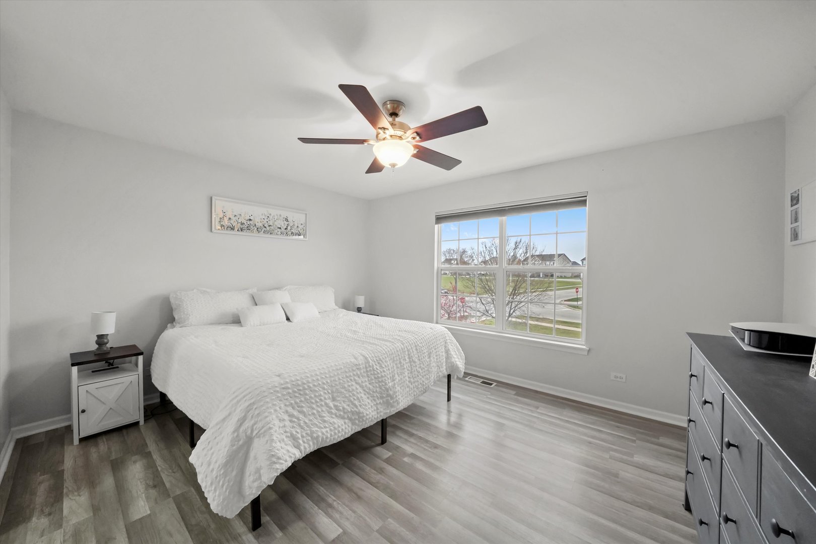 1458 Deer Pointe Drive, South Elgin, IL 60177