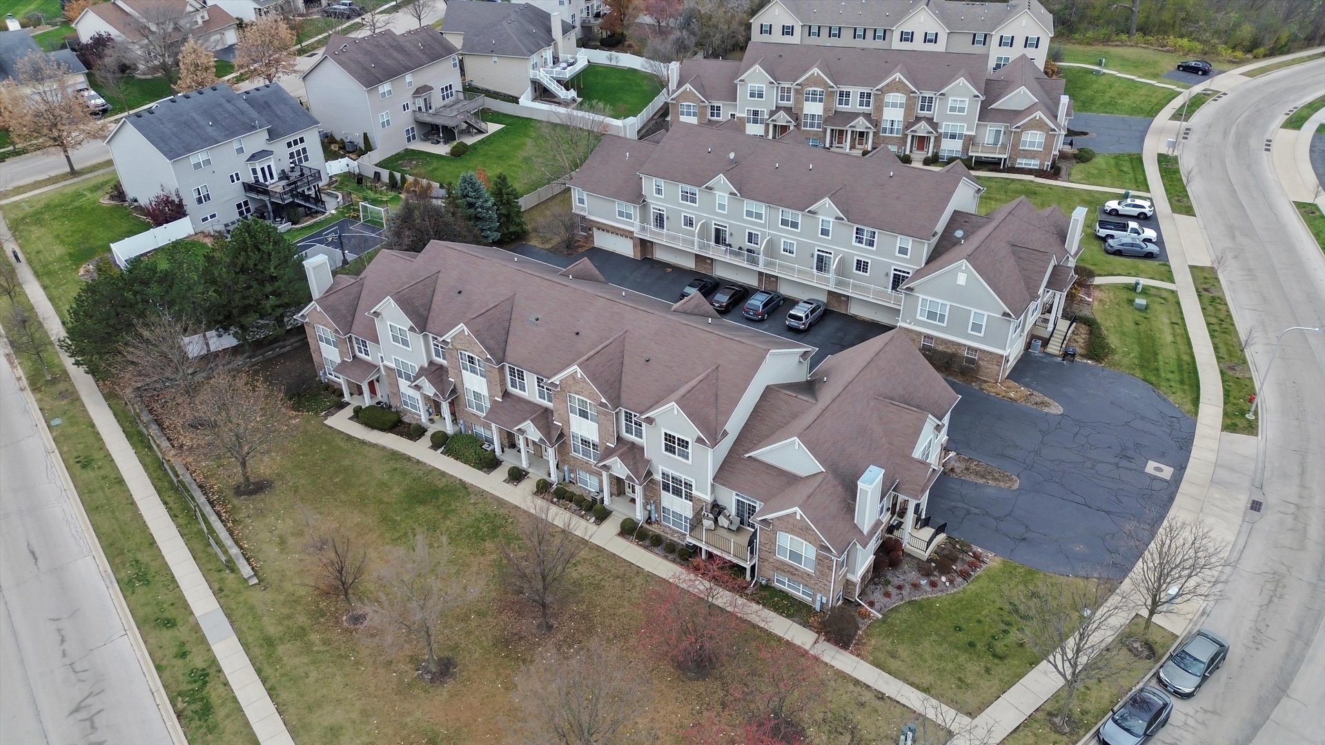 1458 Deer Pointe Drive, South Elgin, IL 60177