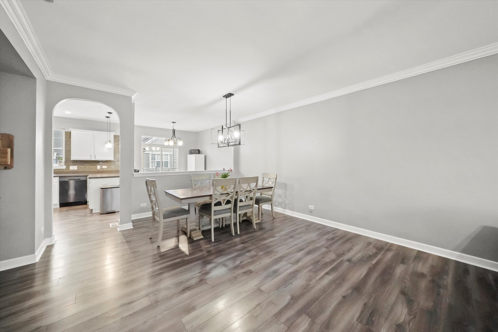 1458 Deer Pointe Drive, South Elgin, IL 60177