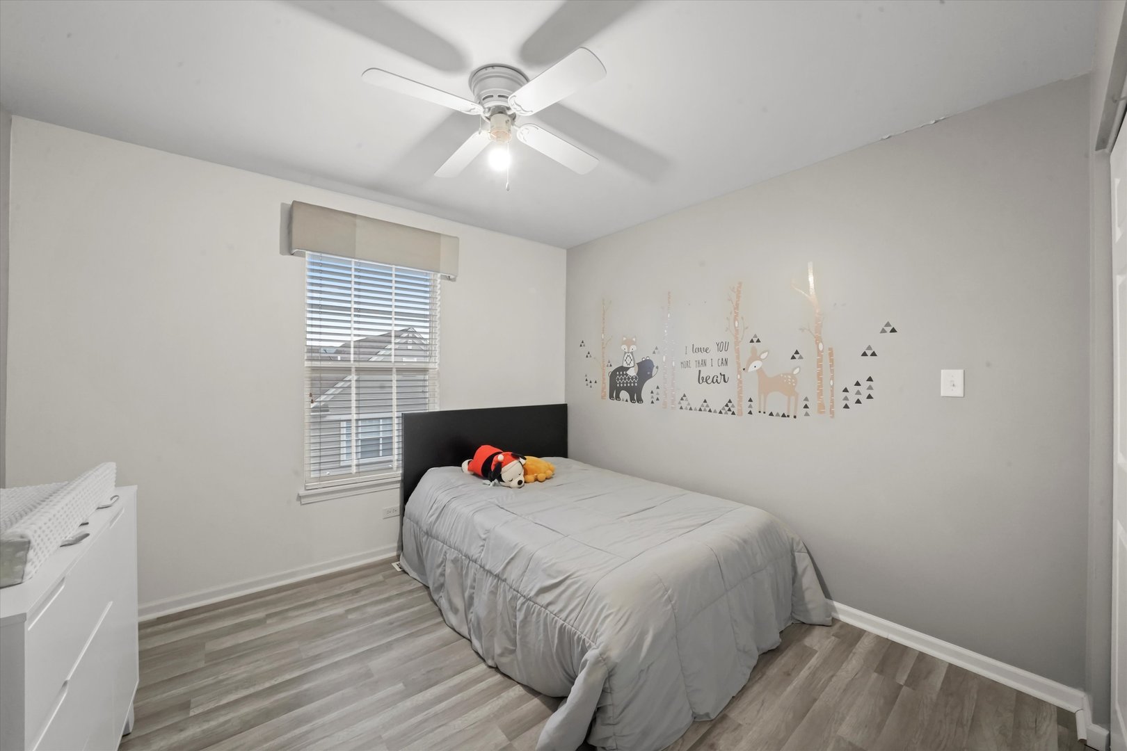 1458 Deer Pointe Drive, South Elgin, IL 60177