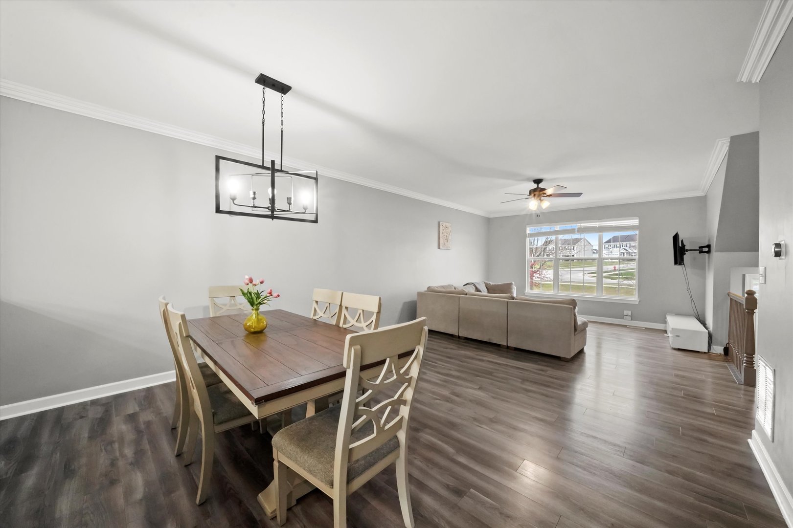 1458 Deer Pointe Drive, South Elgin, IL 60177