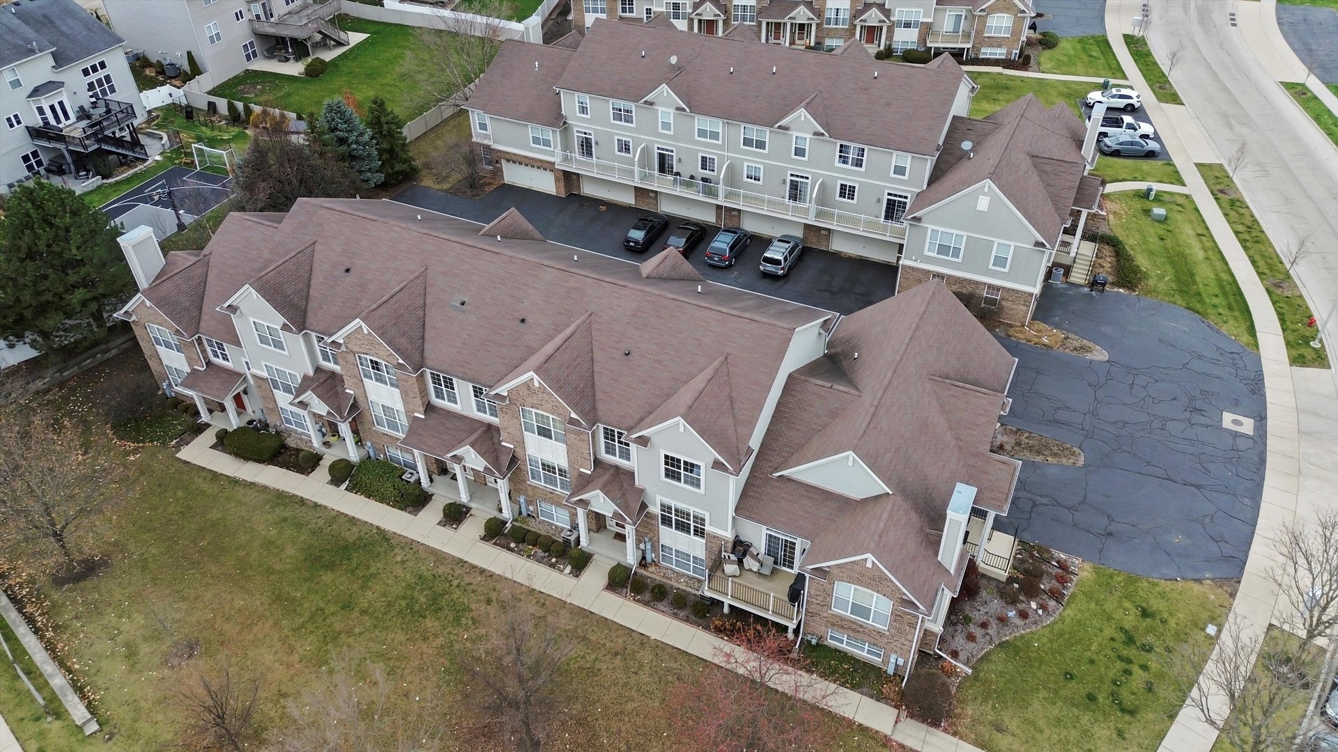 1458 Deer Pointe Drive, South Elgin, IL 60177