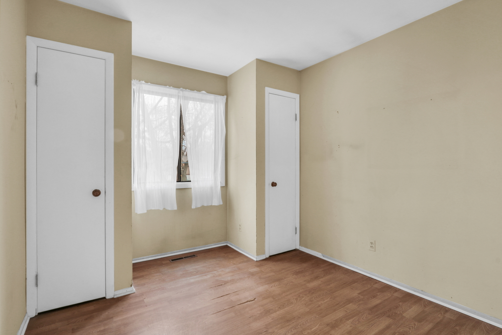 5002 W Dartmoor Drive, McHenry, IL 60050