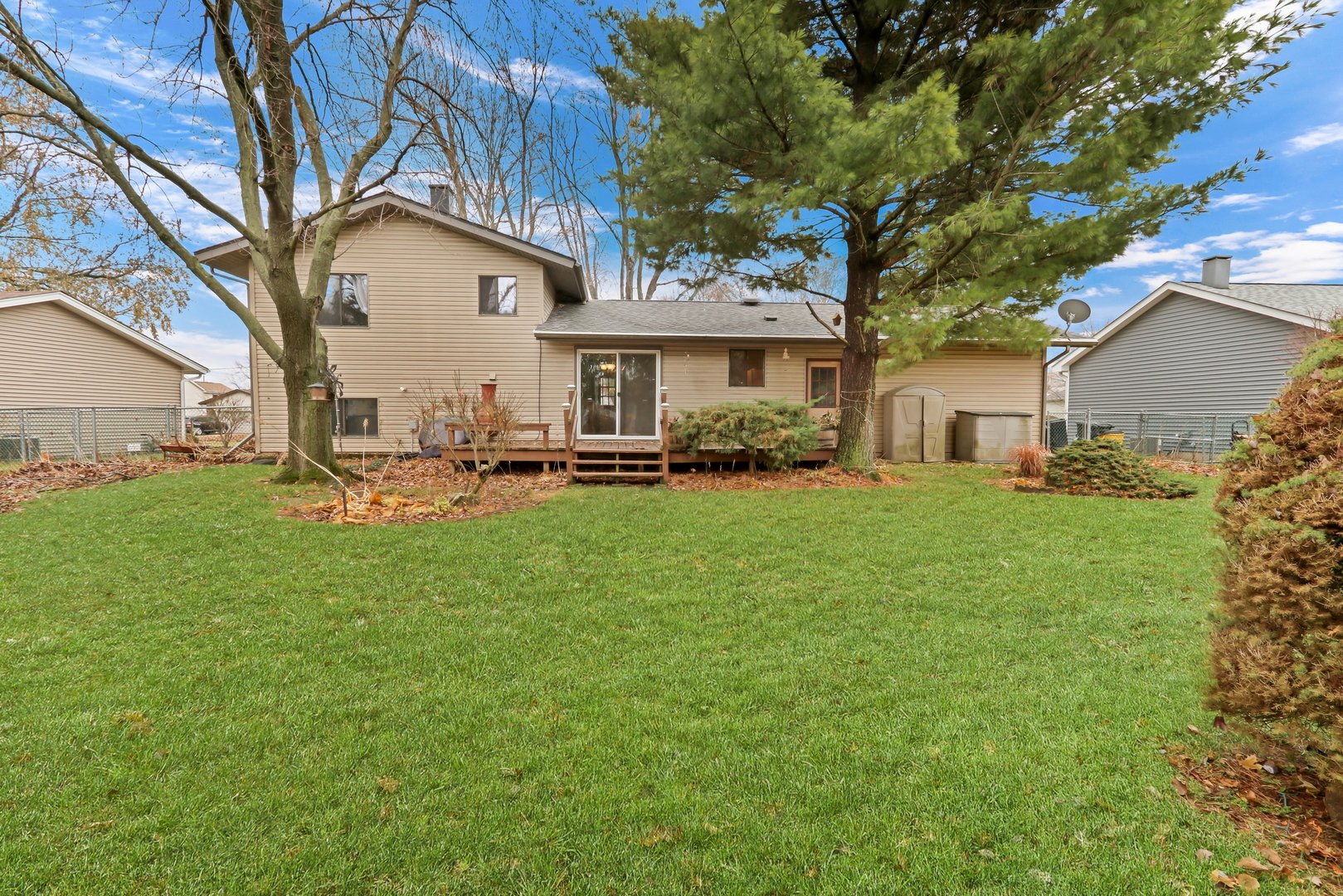 5002 W Dartmoor Drive, McHenry, IL 60050