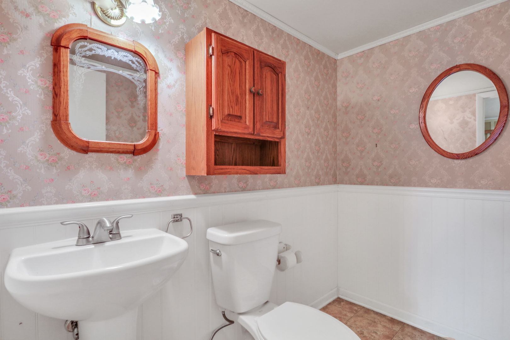 5002 W Dartmoor Drive, McHenry, IL 60050