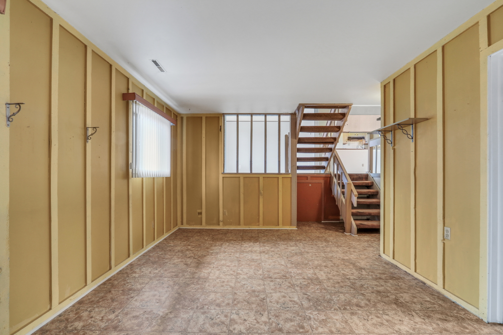 5002 W Dartmoor Drive, McHenry, IL 60050