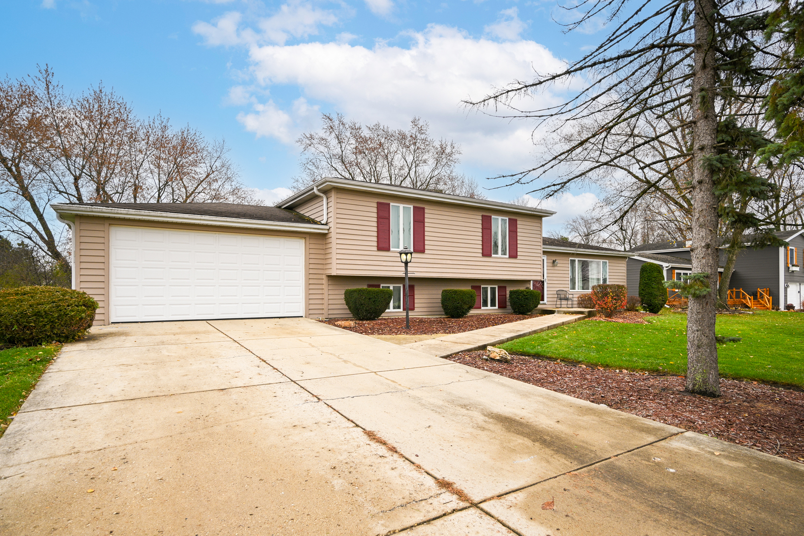 1N307 RICHARD Avenue, Wheaton, IL 60188
