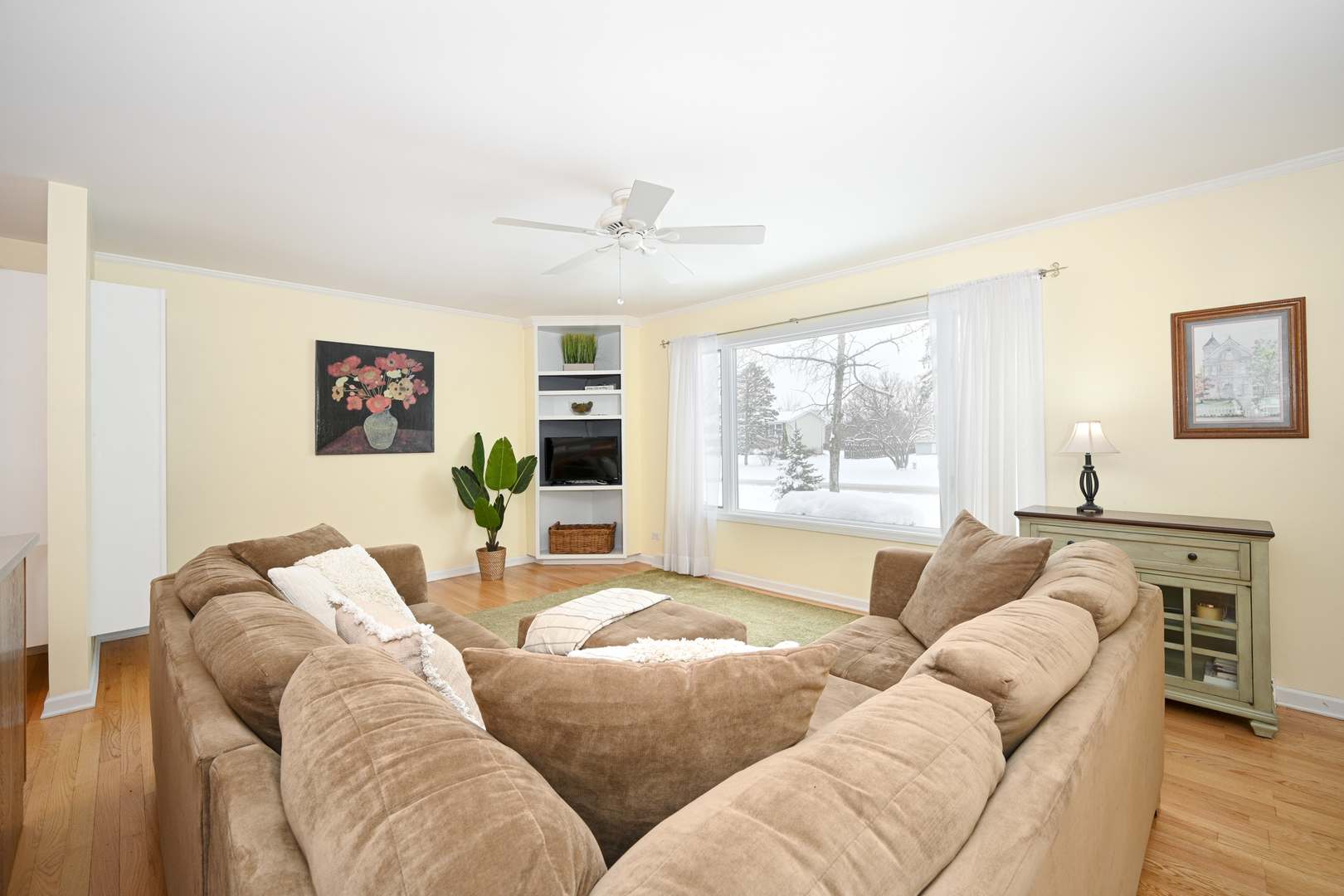 1N307 RICHARD Avenue, Wheaton, IL 60188