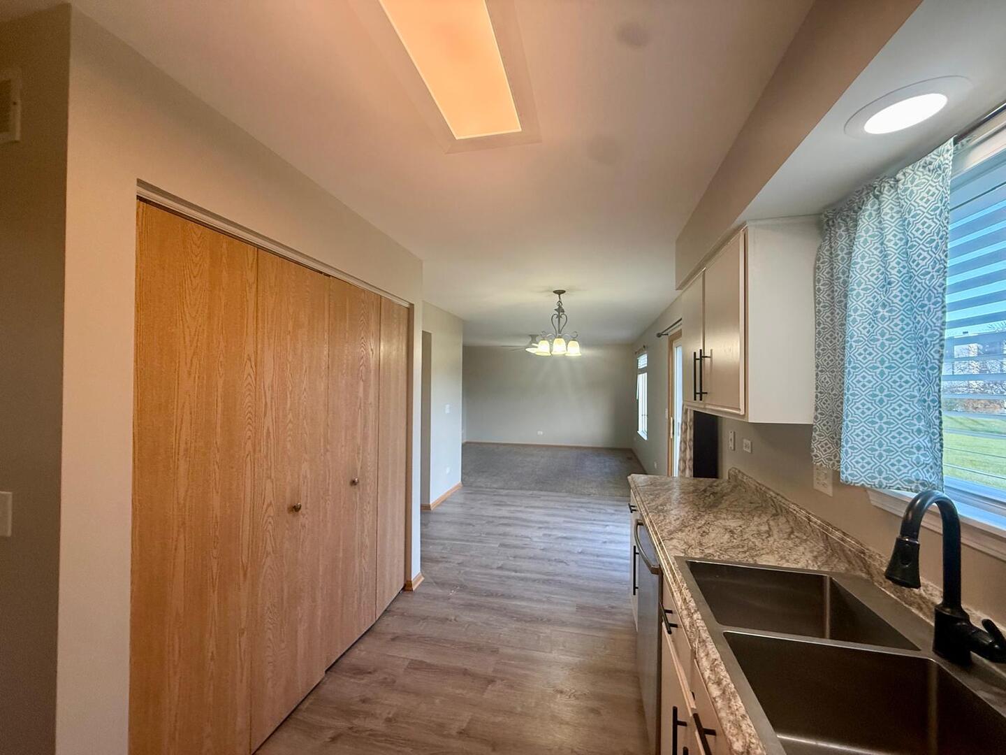 2477 Smithfield Court, Aurora, IL 60503