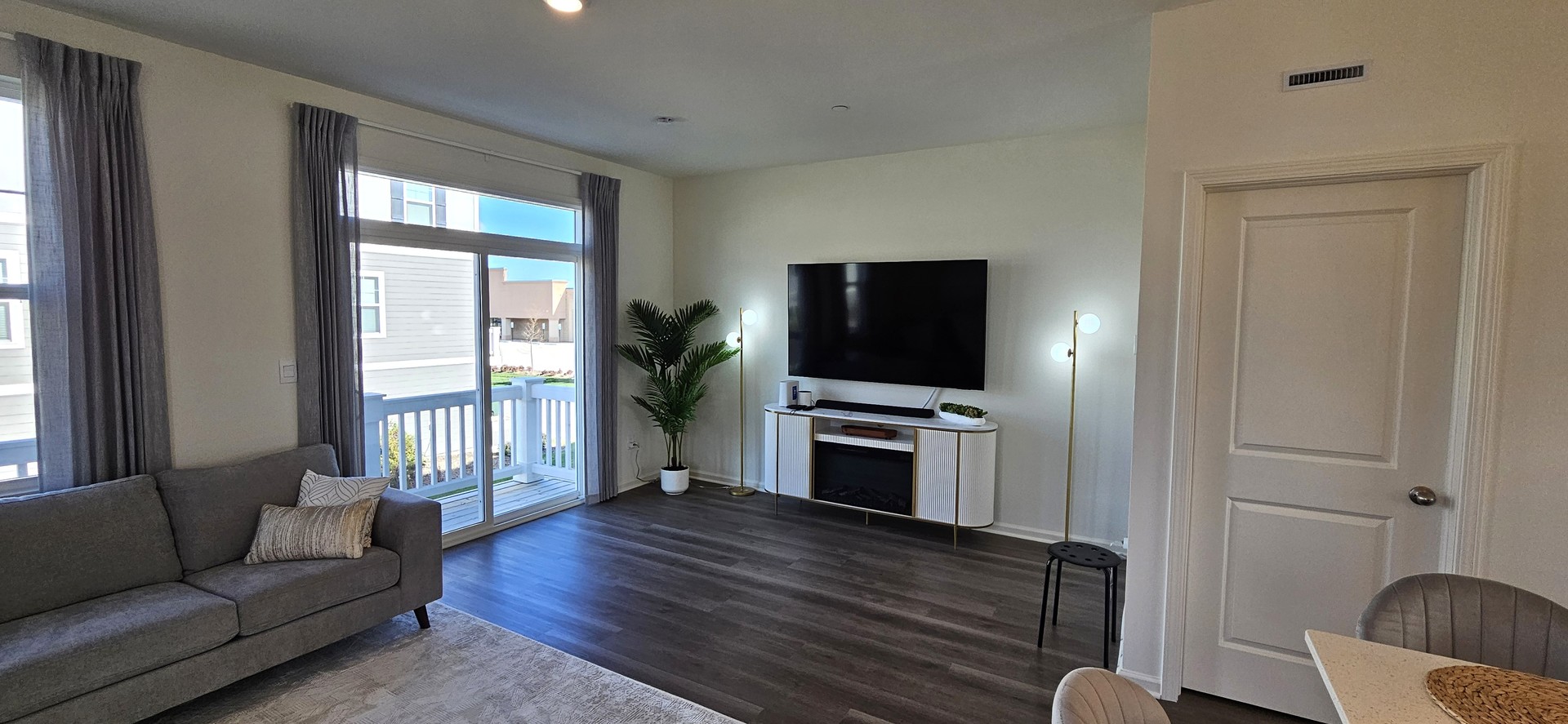 2227 Glacier Street, Mundelein, IL 60060