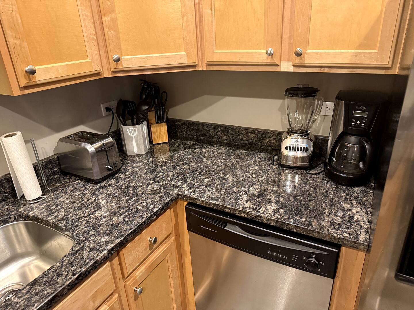 1730 W Beach Avenue #1, Chicago, IL 60622