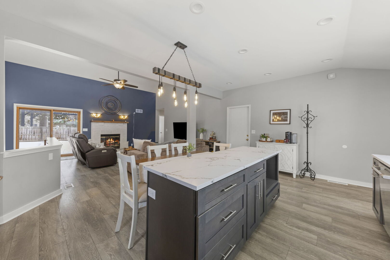 665 KRAMER Court, Batavia, IL 60510