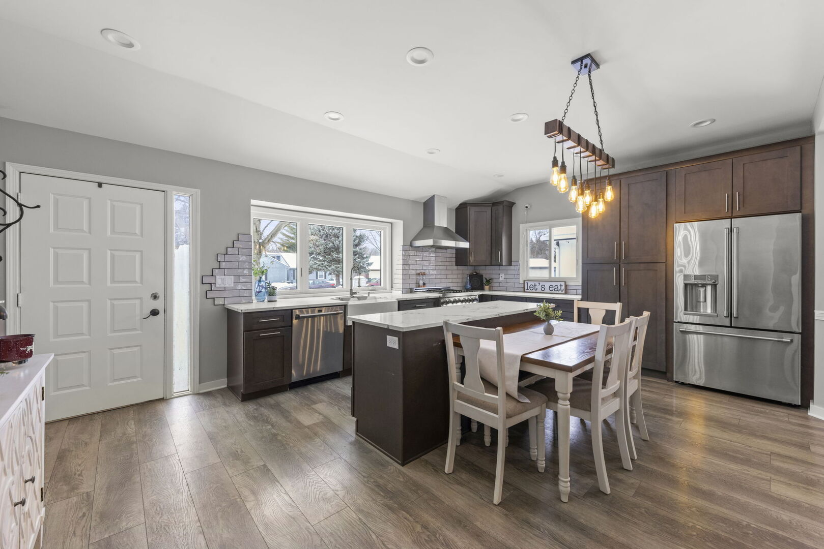 665 KRAMER Court, Batavia, IL 60510