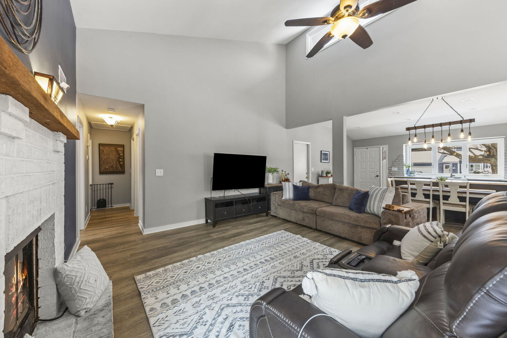 665 KRAMER Court, Batavia, IL 60510