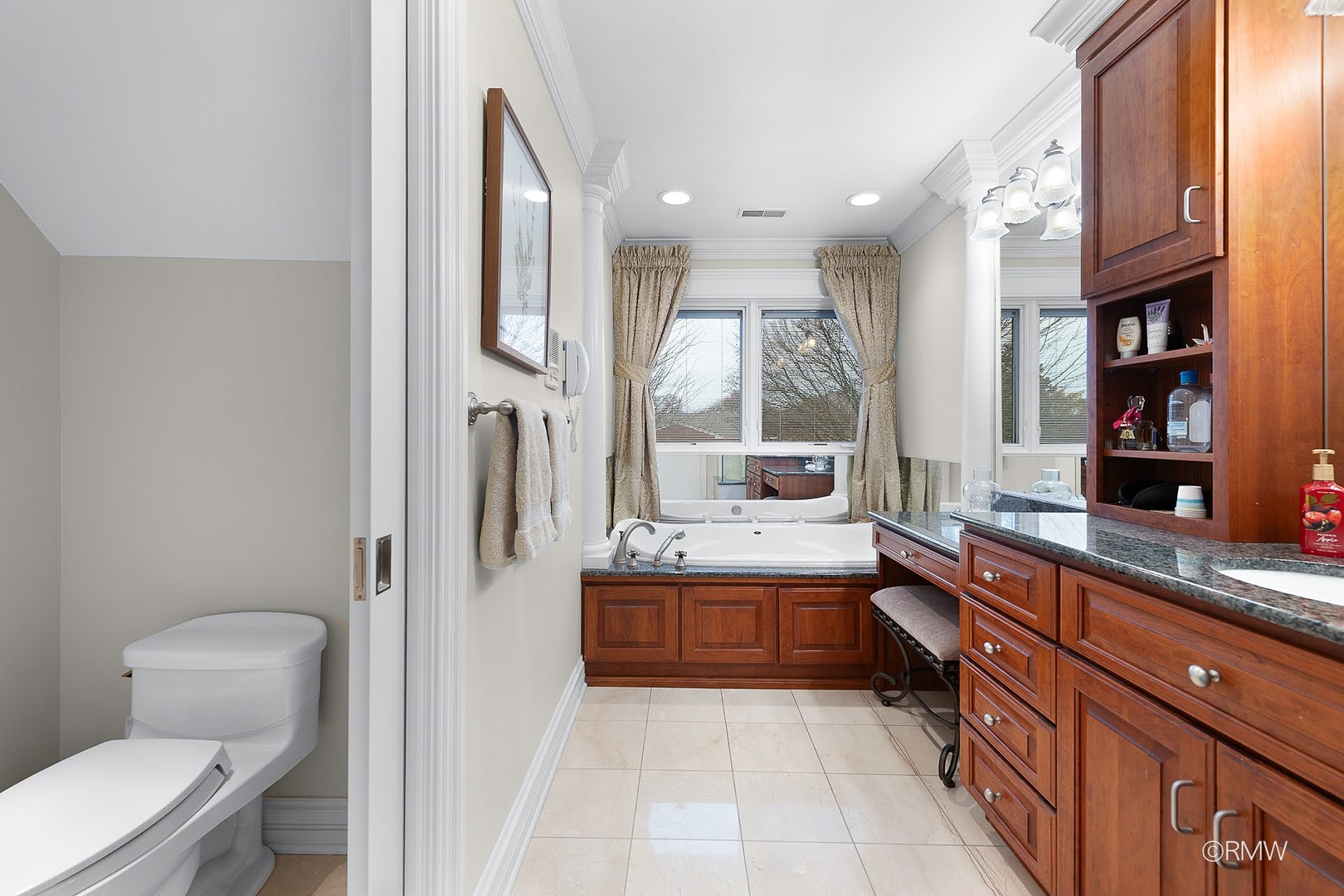 501 Bonnie Brae Avenue, Itasca, IL 60143