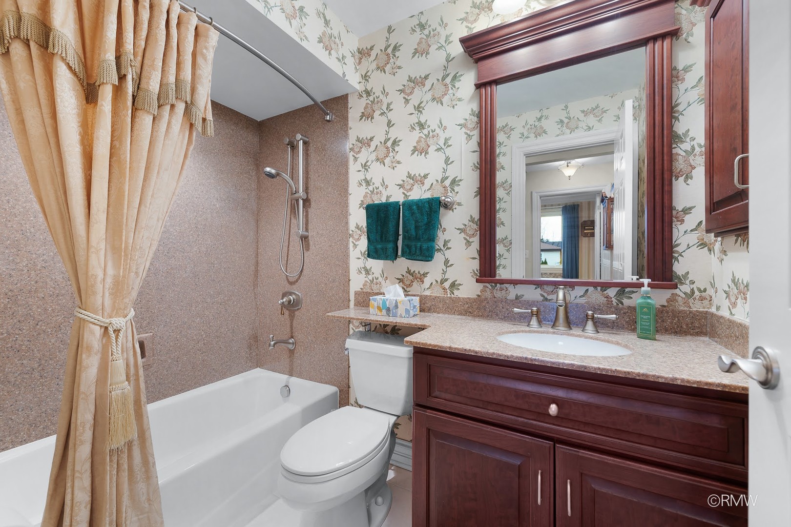 501 Bonnie Brae Avenue, Itasca, IL 60143