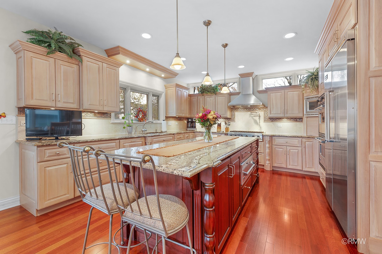 501 Bonnie Brae Avenue, Itasca, IL 60143