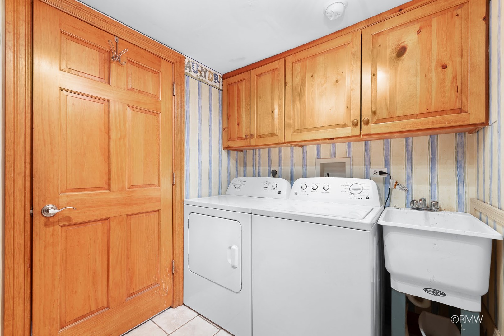 501 Bonnie Brae Avenue, Itasca, IL 60143