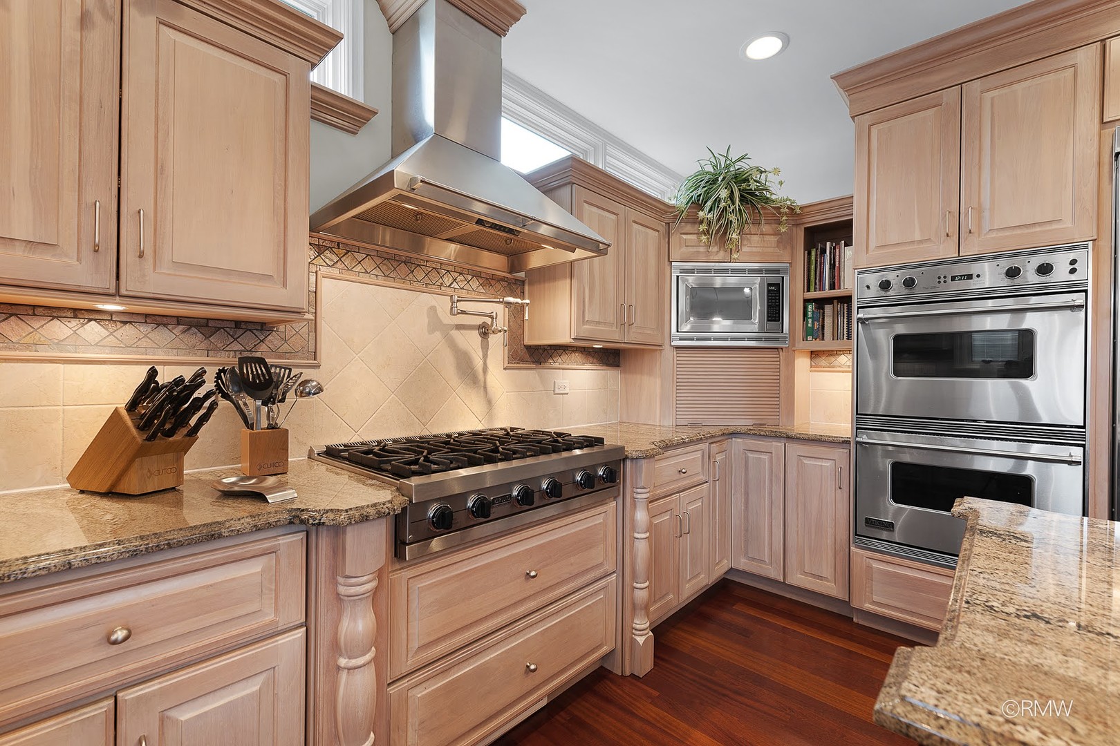 501 Bonnie Brae Avenue, Itasca, IL 60143