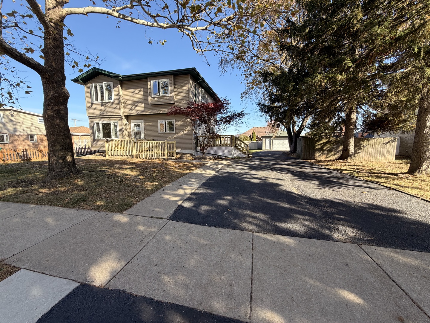 8325 Melvina Avenue, Burbank, IL 60459