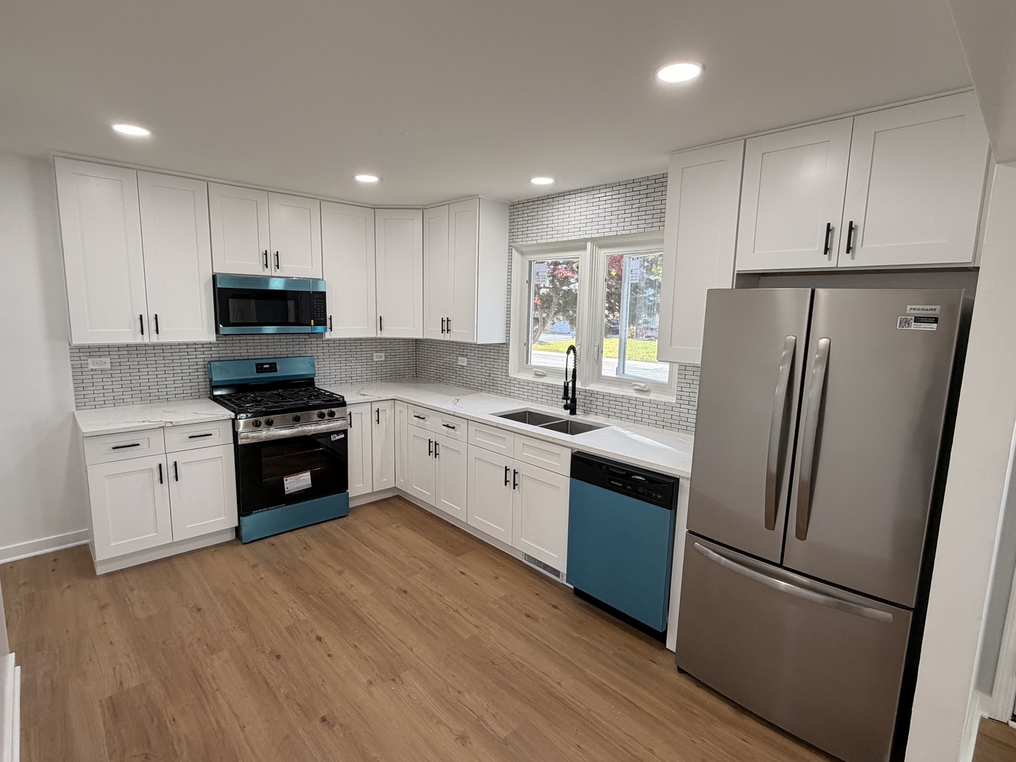 8325 Melvina Avenue, Burbank, IL 60459