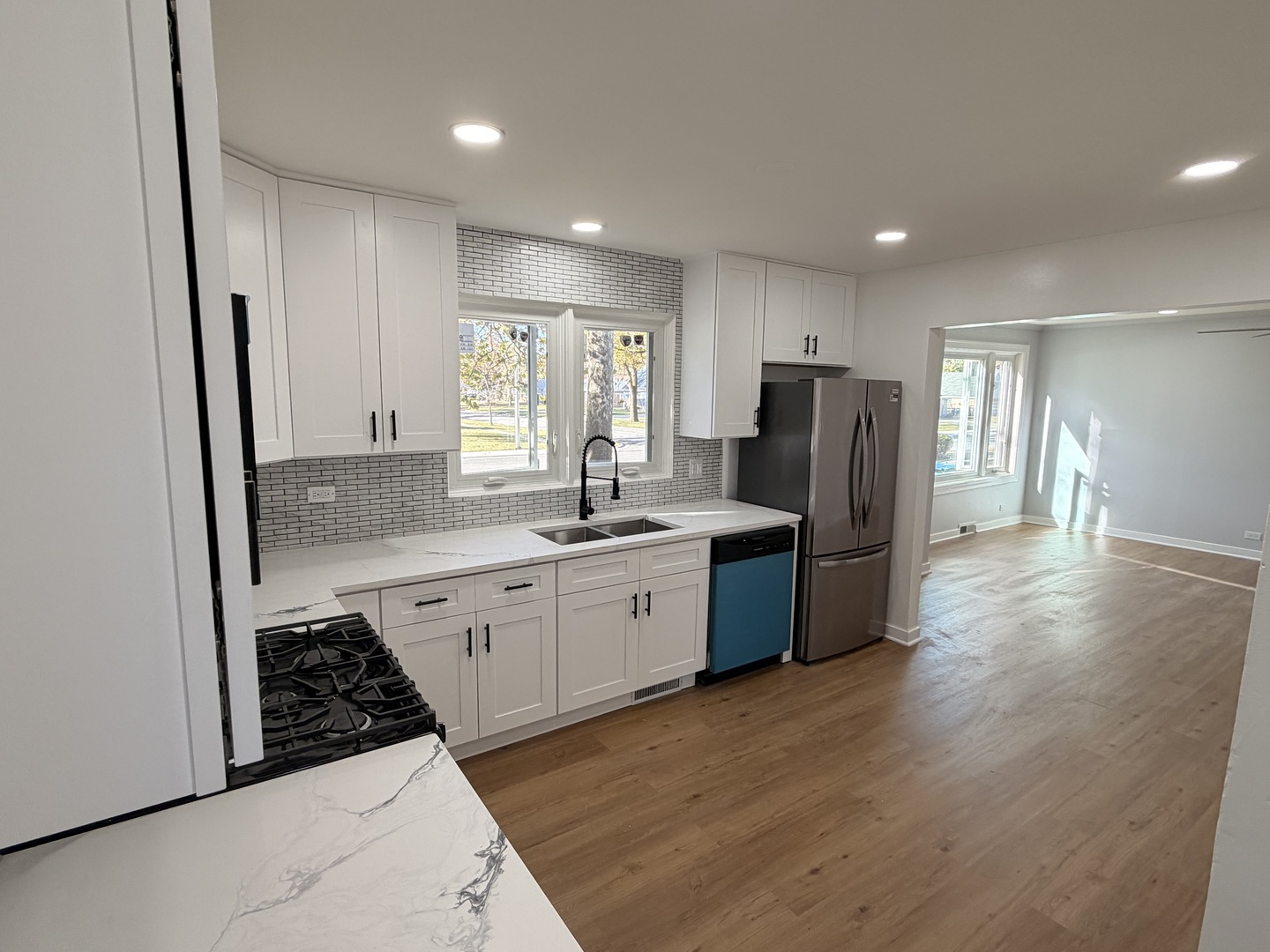 8325 Melvina Avenue, Burbank, IL 60459