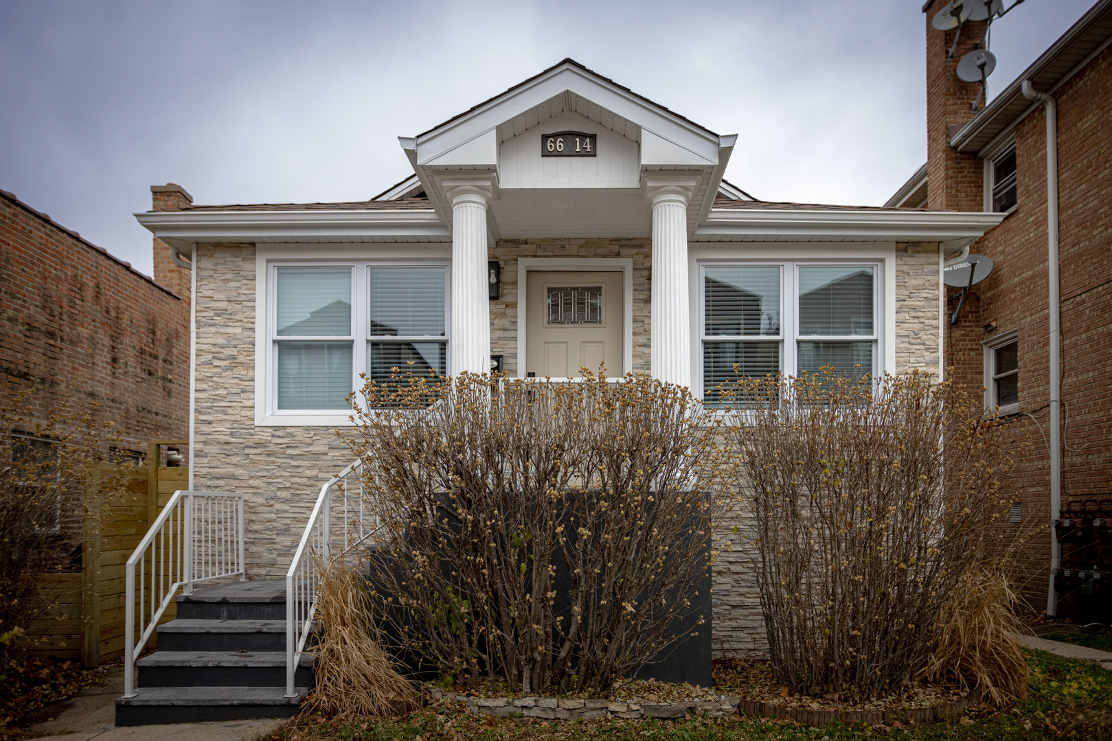 6614 W Belmont Avenue, Chicago, IL 60634