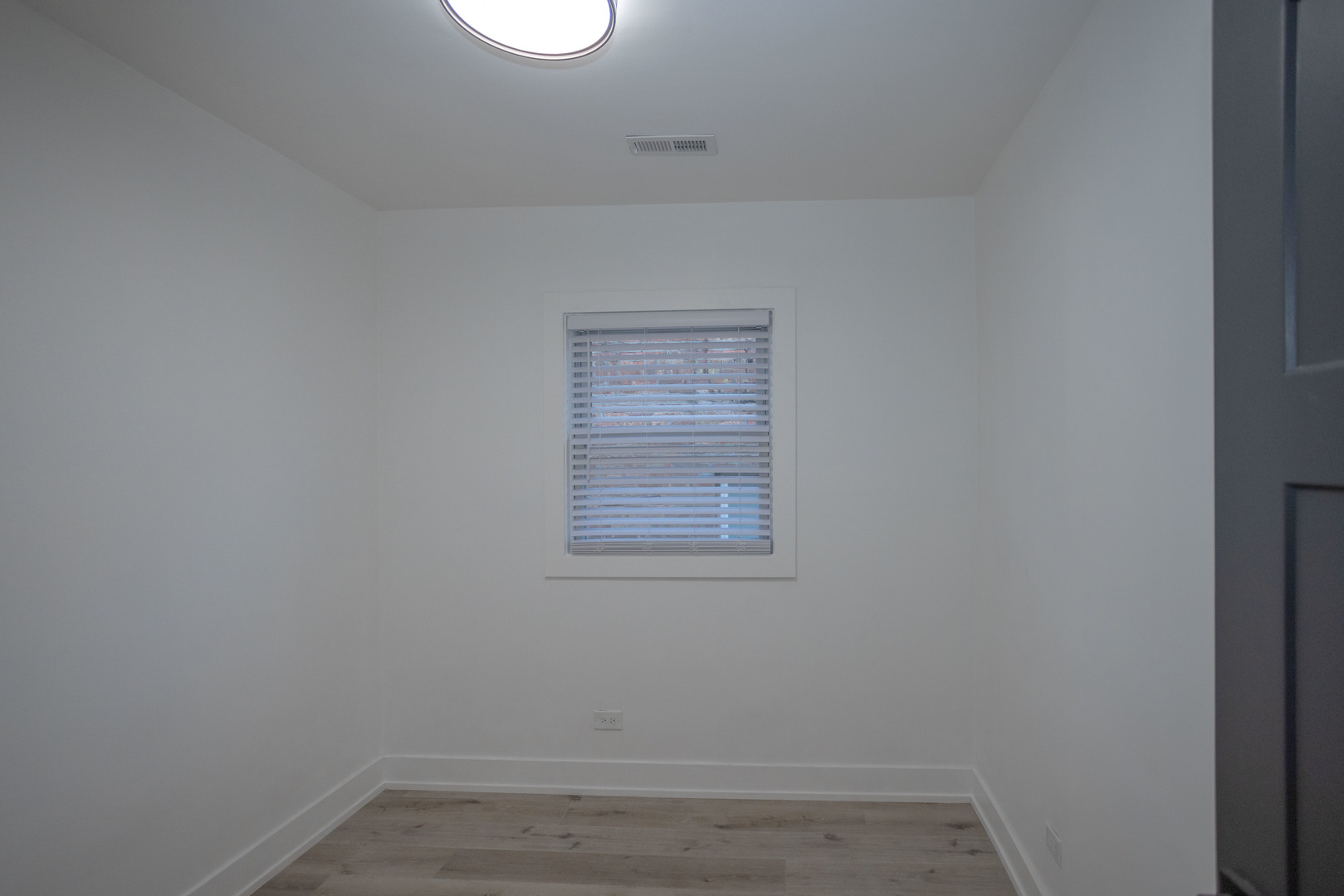 6614 W Belmont Avenue, Chicago, IL 60634