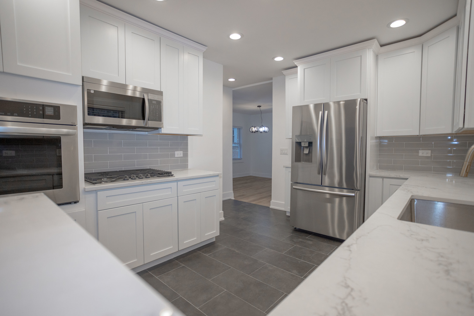 6614 W Belmont Avenue, Chicago, IL 60634