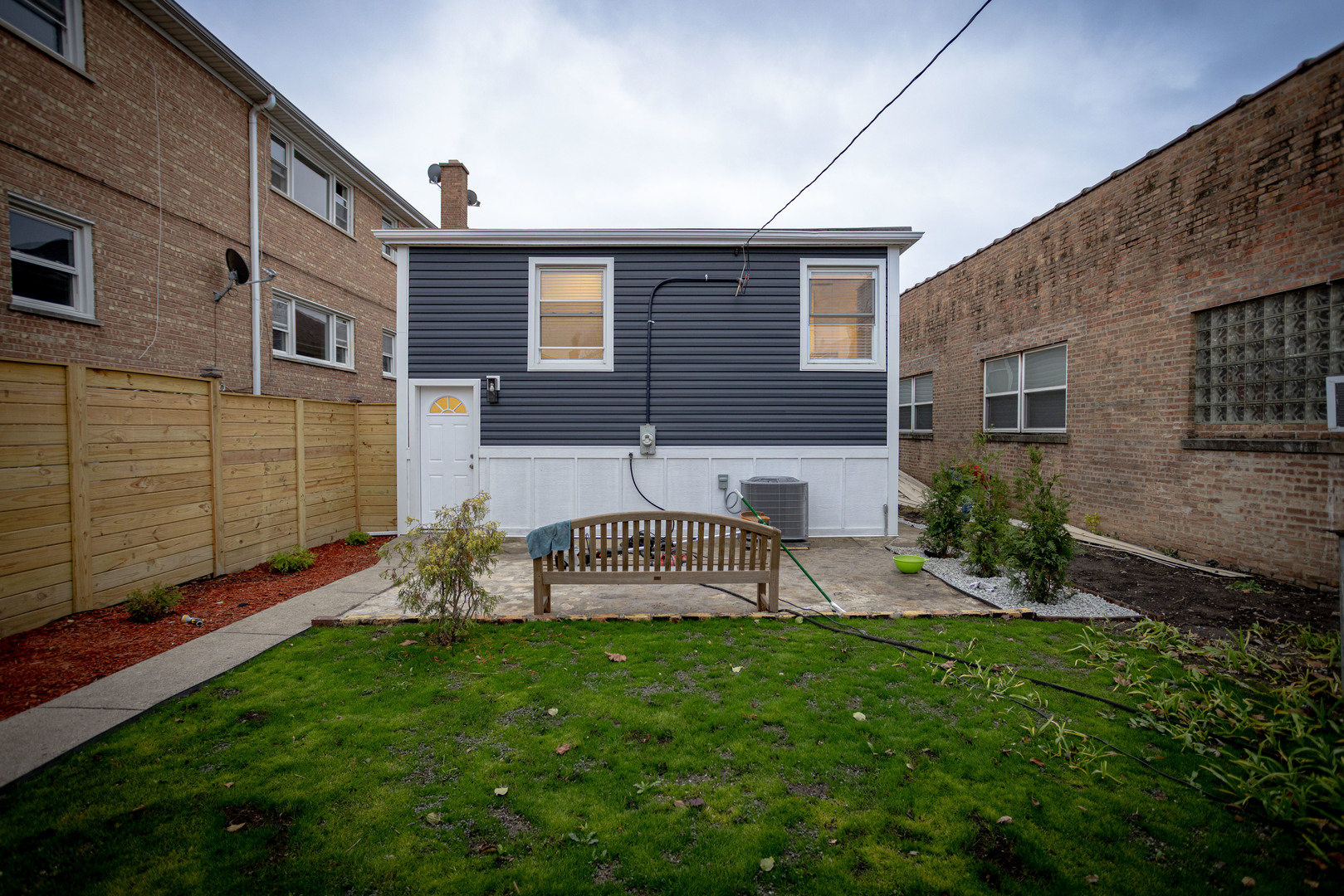 6614 W Belmont Avenue, Chicago, IL 60634
