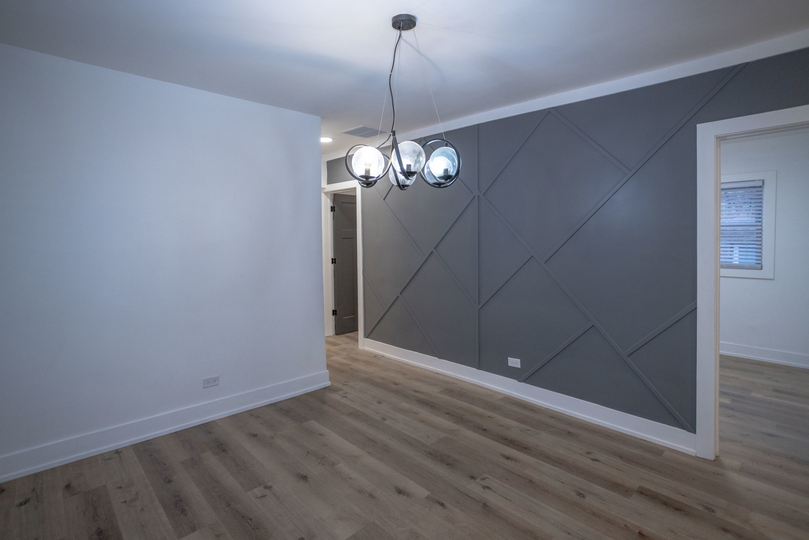 6614 W Belmont Avenue, Chicago, IL 60634