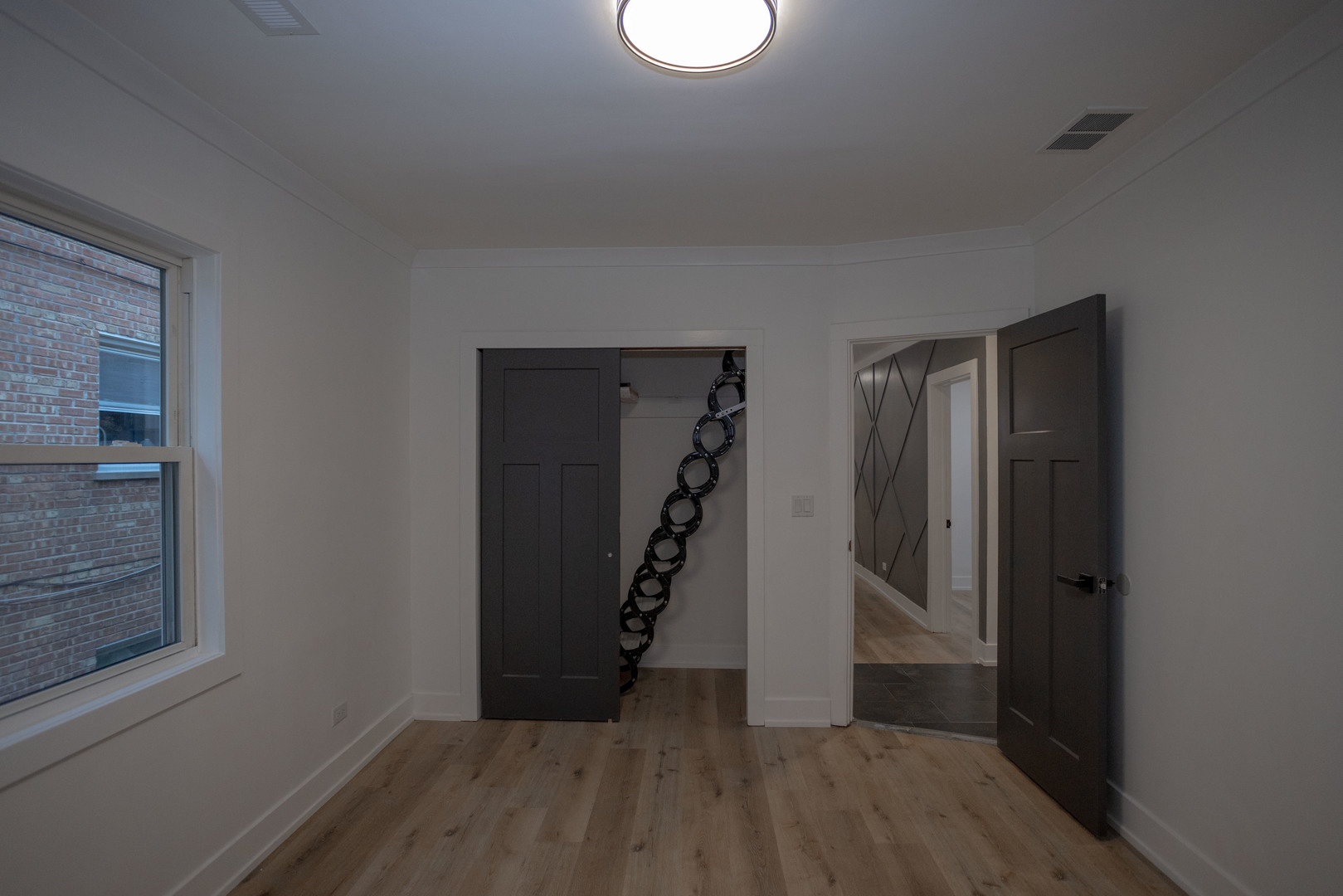 6614 W Belmont Avenue, Chicago, IL 60634