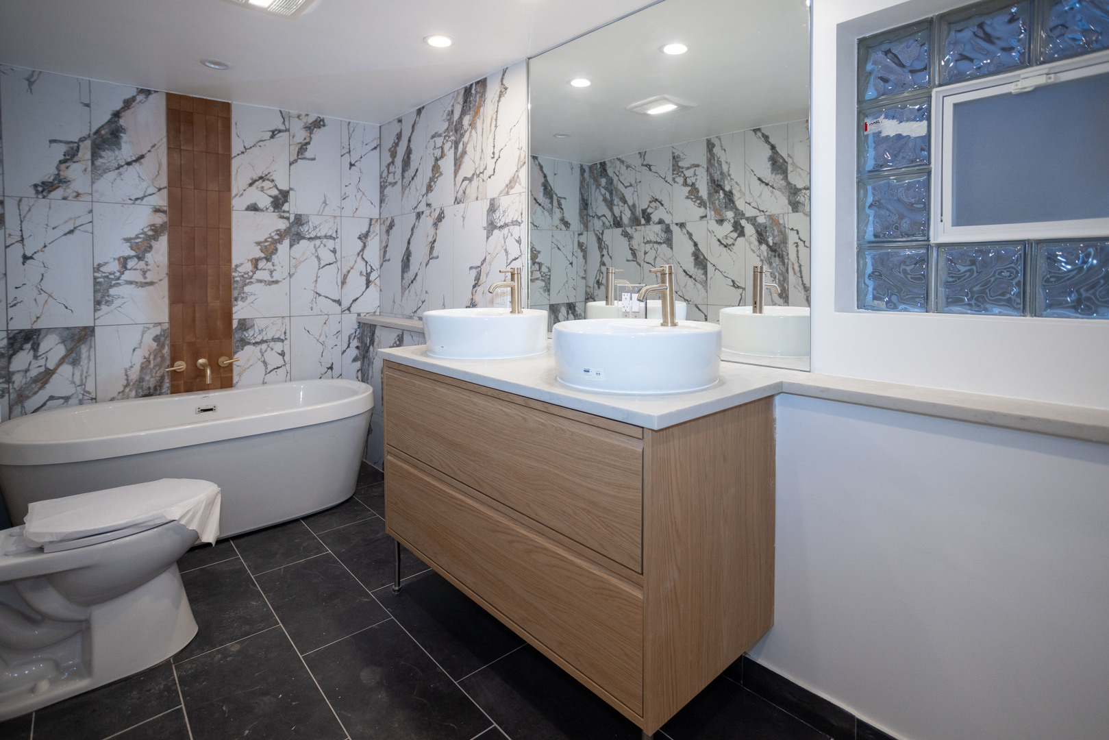 6614 W Belmont Avenue, Chicago, IL 60634