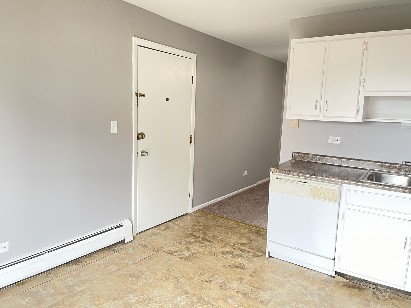 535 Brookside Drive #F, Westmont, IL 60559