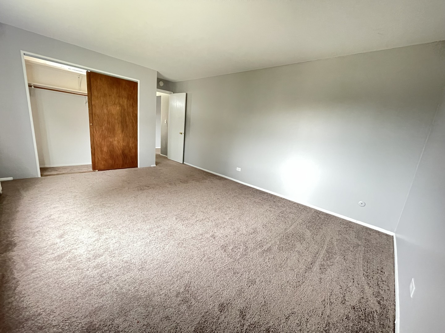 535 Brookside Drive #F, Westmont, IL 60559