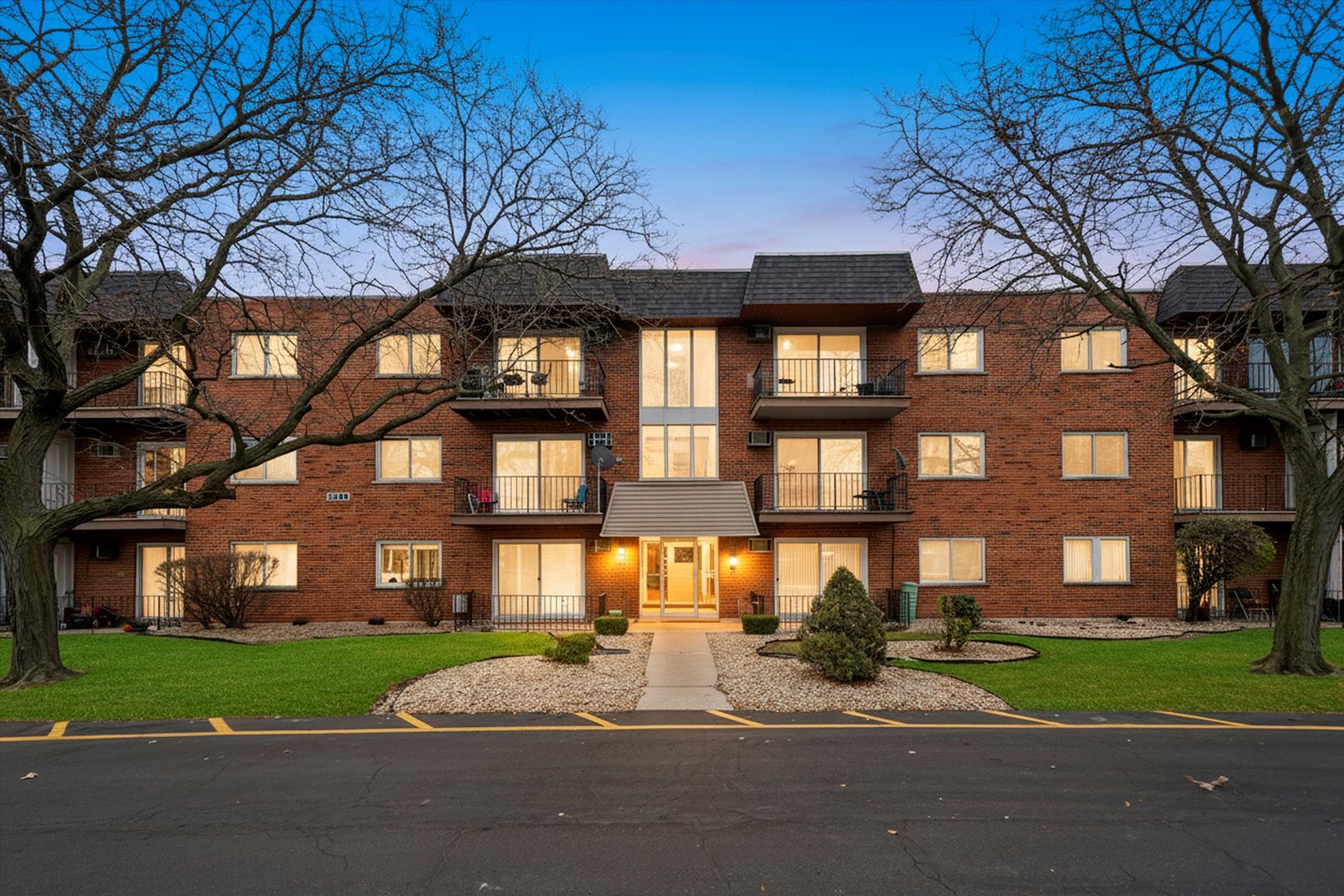 11245 S Harlem Avenue #A12, Worth, IL 60482