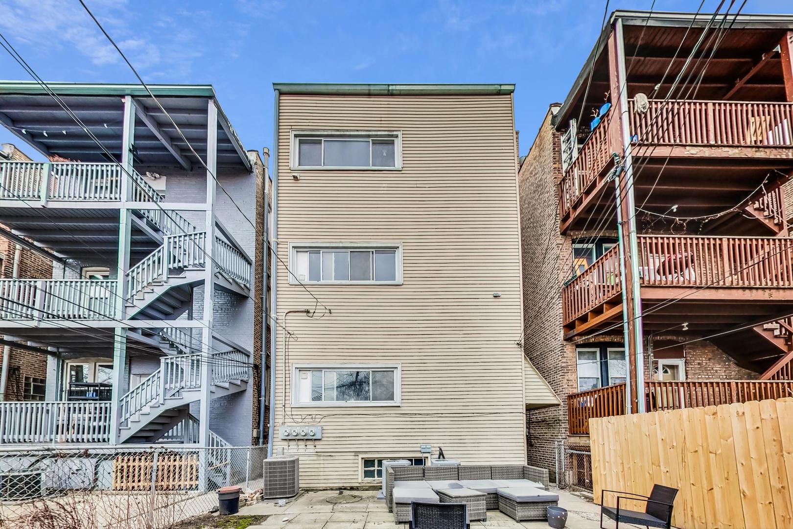 3330 W Hutchinson Street #3, Chicago, IL 60618