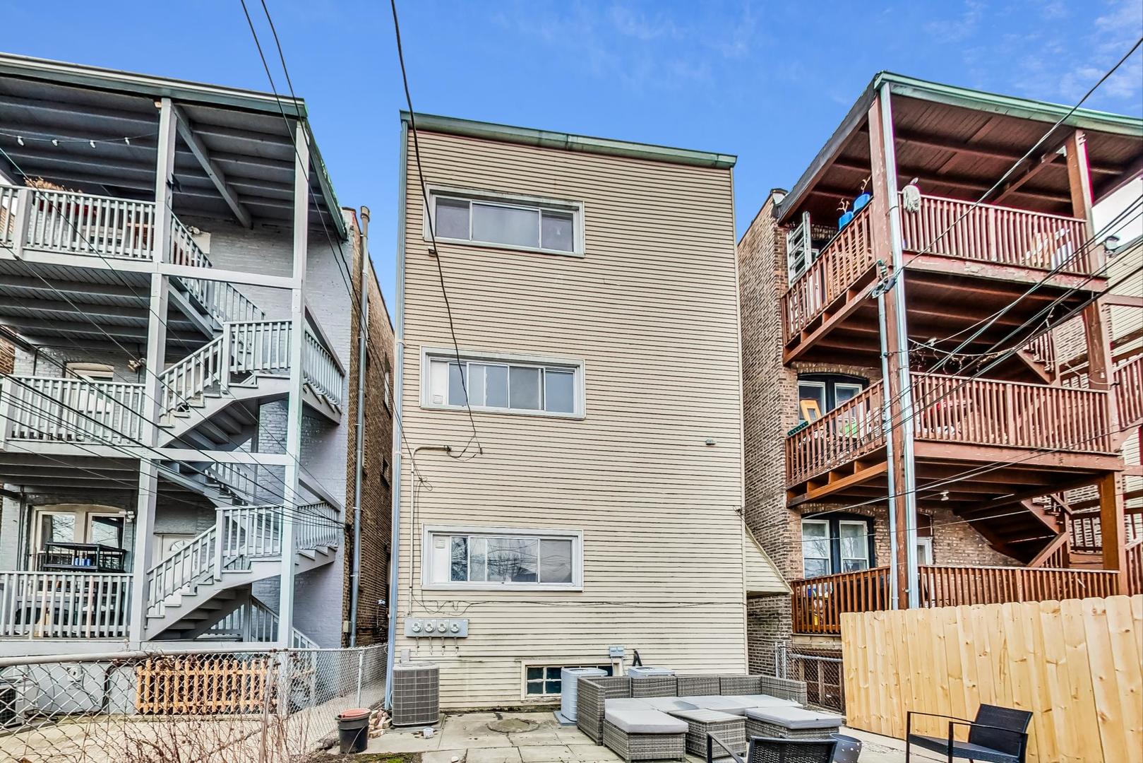 3330 W Hutchinson Street #3, Chicago, IL 60618