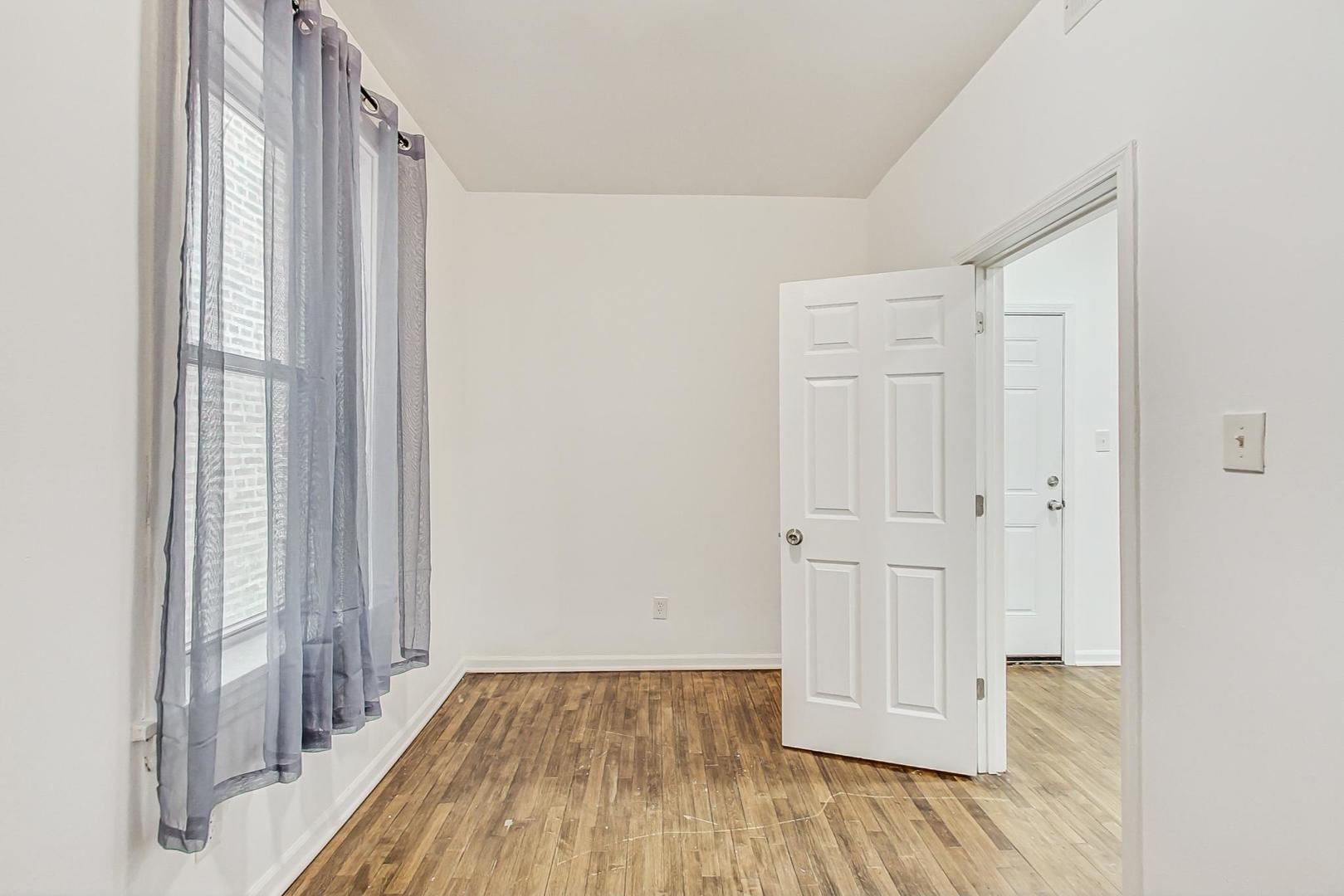 3330 W Hutchinson Street #3, Chicago, IL 60618