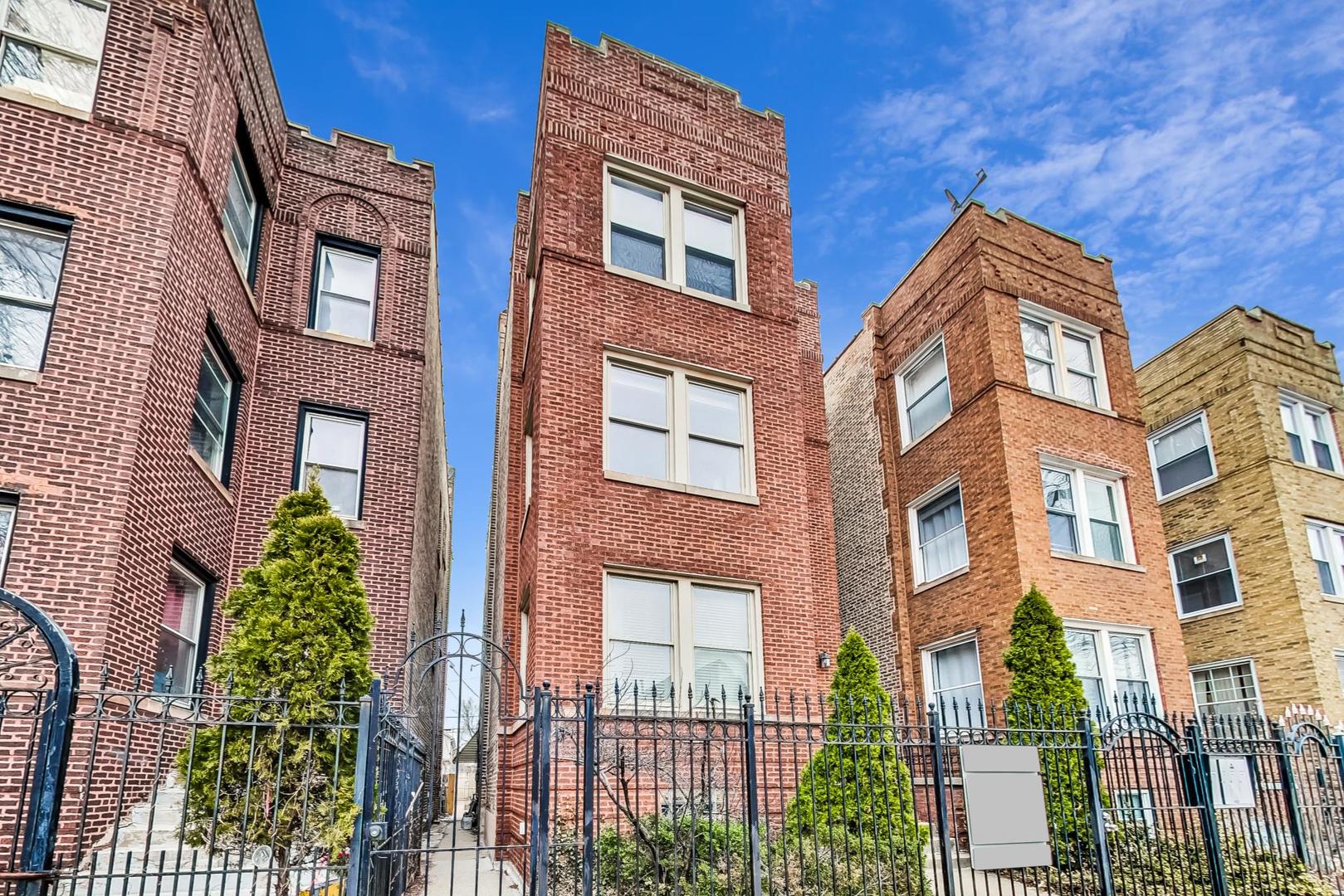3330 W Hutchinson Street #3, Chicago, IL 60618