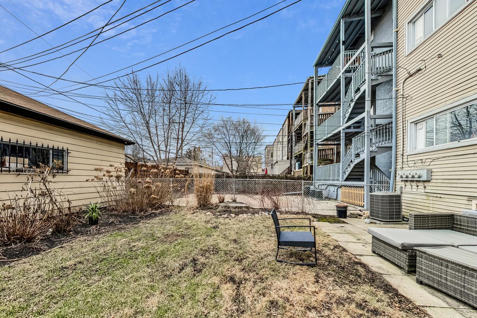 3330 W Hutchinson Street #3, Chicago, IL 60618