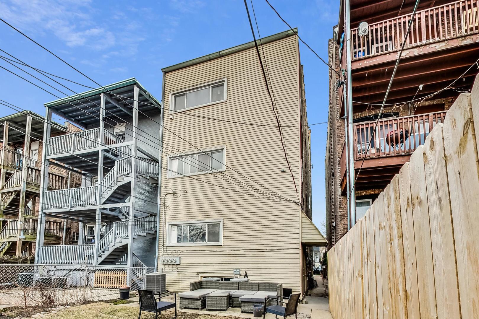 3330 W Hutchinson Street #3, Chicago, IL 60618