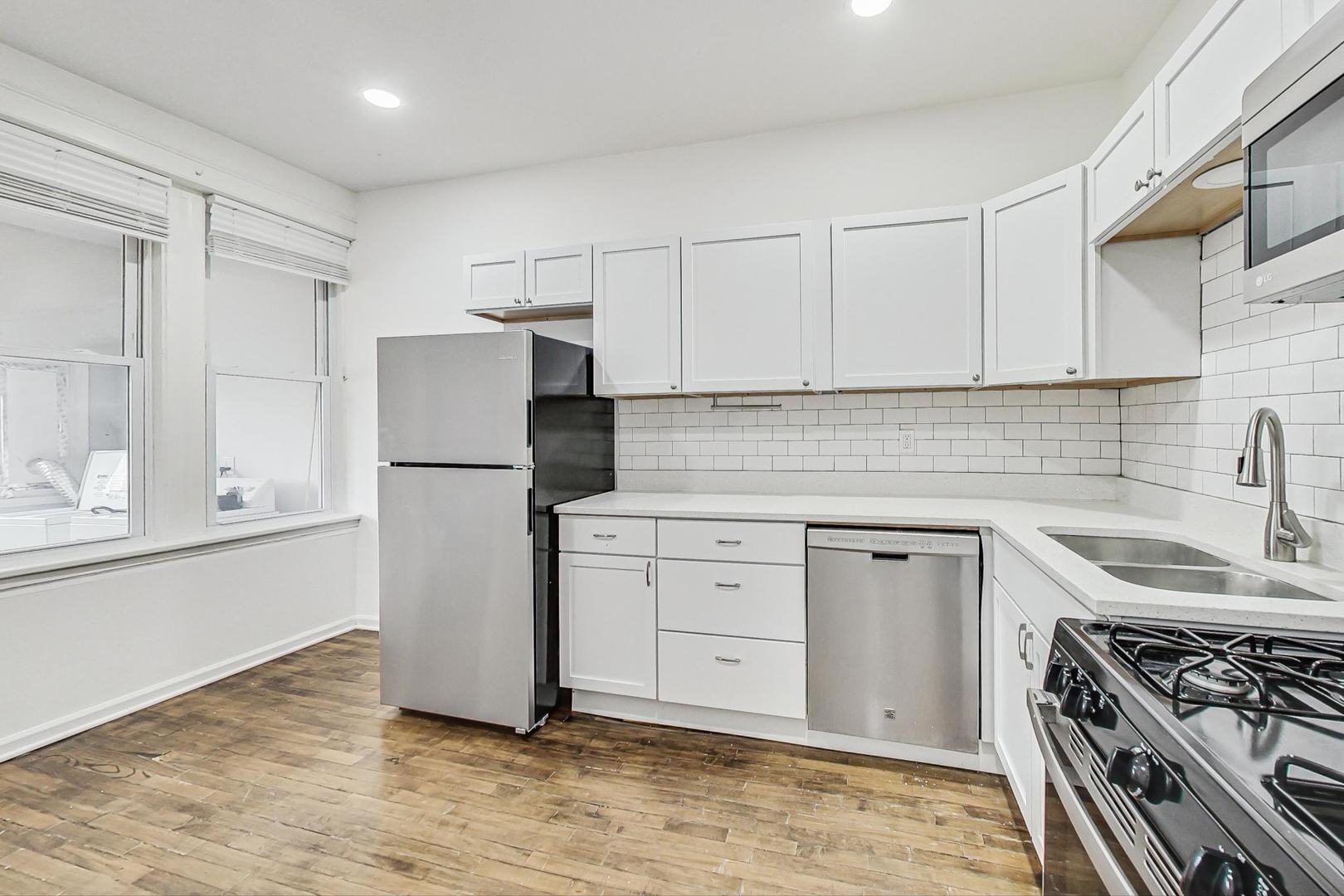 3330 W Hutchinson Street #3, Chicago, IL 60618