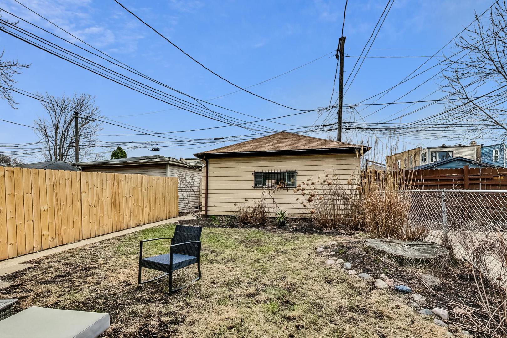 3330 W Hutchinson Street #3, Chicago, IL 60618