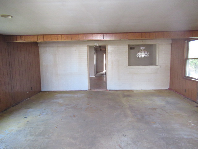 1052 Greenwood Avenue, Deerfield, IL 60015