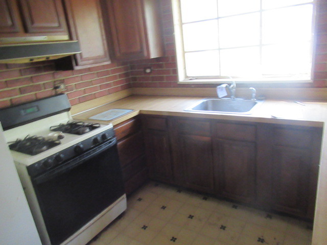 1052 Greenwood Avenue, Deerfield, IL 60015