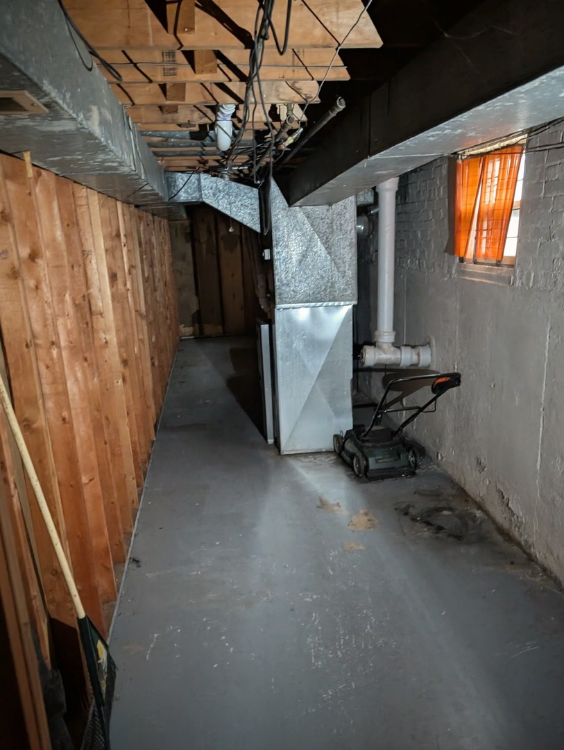 7935 S East End Avenue, Chicago, IL 60617