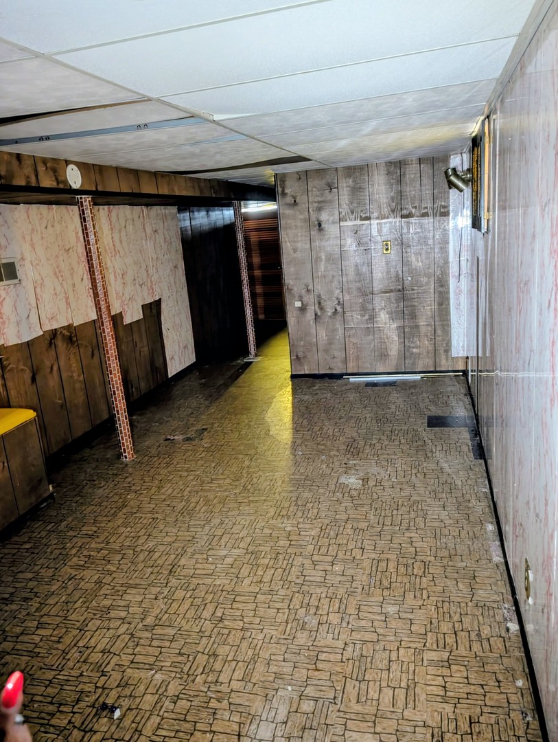 7935 S East End Avenue, Chicago, IL 60617